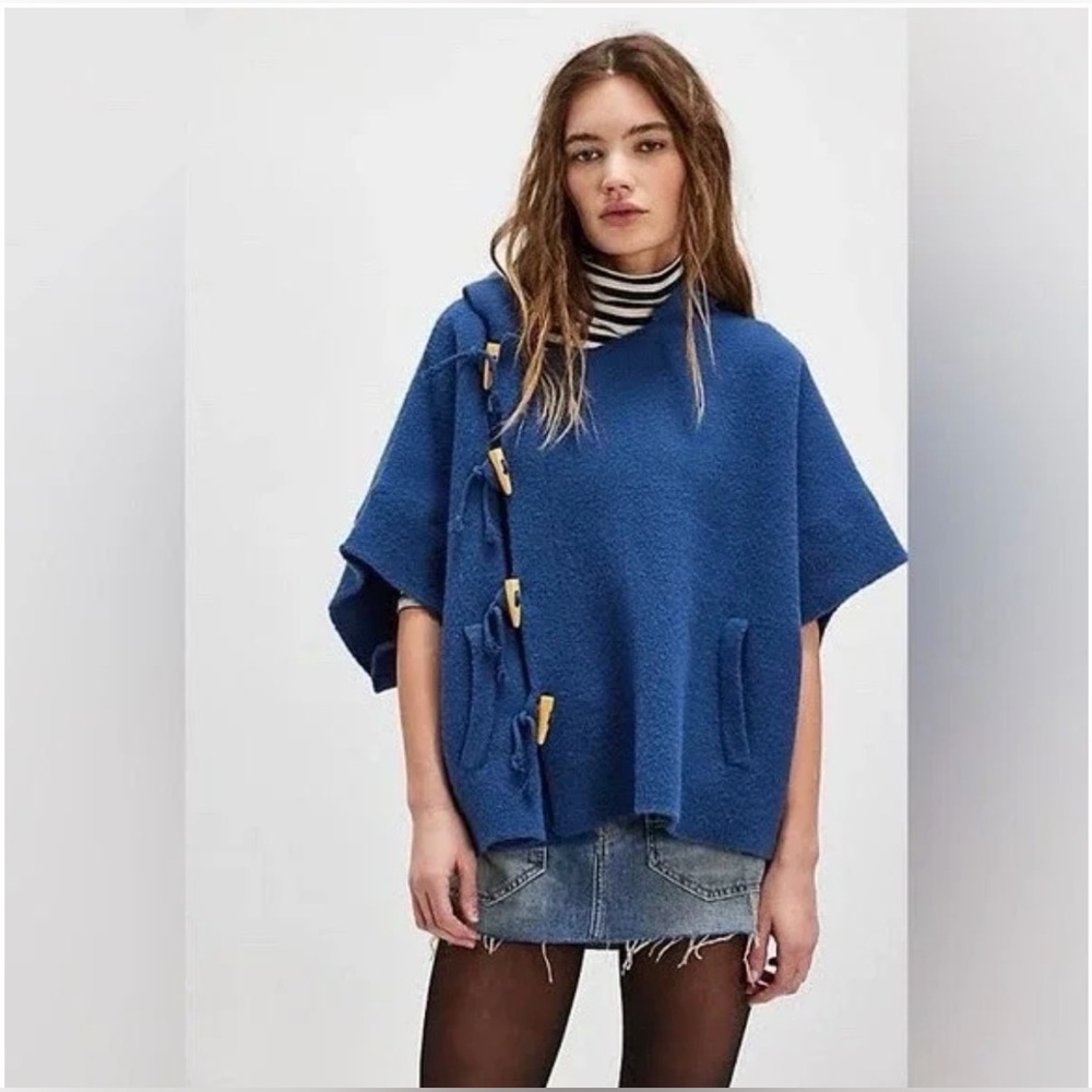 NWOT Free People Blue Knit Hooded
Toggle Poncho - One Size